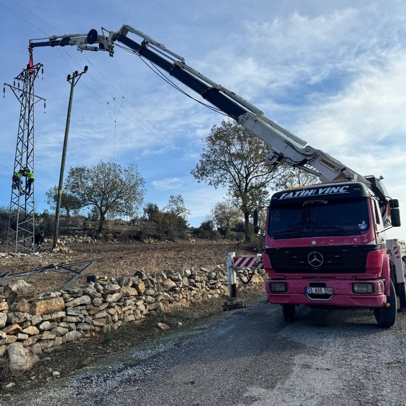 Tarsus mobil vinç kiralama hizmeti - ağır yük kaldırma çalışması